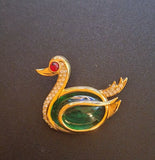 Crown Trifari Vintage Emerald Green Jelly Belly Duck Swan Bird Cabochon Brooch