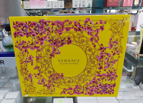 Versace Yellow Diamonds 3 Piece Gift Set Eau de Toilette+Body Lotion+Shower Gel